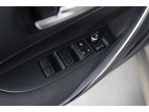 Toyota Corolla Touring Sports 1.8 Hybrid Business Plus | Trekhaak | Cruise Adaptieve | Navigatie | Climate control | Stoelverwa... ActivLease financial lease