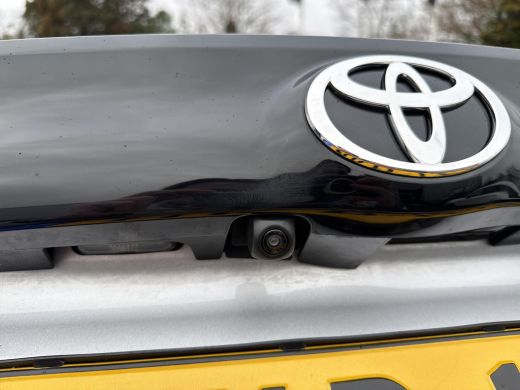 Toyota Yaris 1.5 Hybrid 115 Dynamic | Apple CarPlay/Android auto | Achteruitrijcamera | Comfort pack | Parkeer... ActivLease financial lease