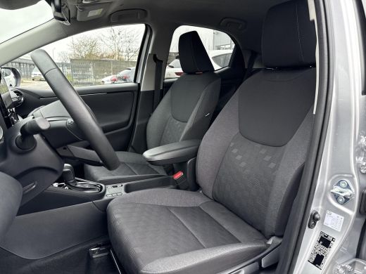 Toyota Yaris 1.5 Hybrid 115 Dynamic | Apple CarPlay/Android auto | Achteruitrijcamera | Comfort pack | Parkeer... ActivLease financial lease