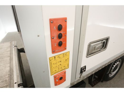 Volkswagen Crafter 2.0 TDI | Bakwagen | Laadklep | Zijdeur | Laadbak | Airco | 3 Zits | Carplay | Navi ActivLease financial lease