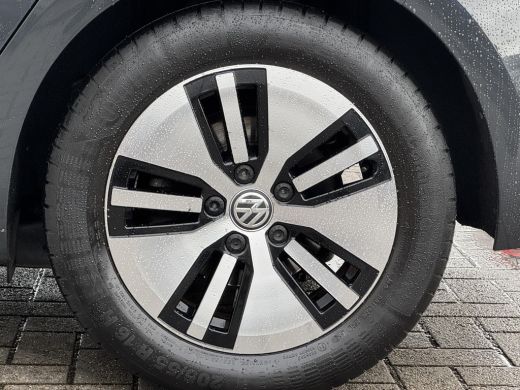 Volkswagen e-Golf E-DITION NL-AUTO | DIGI DASH | NAVI | CAMERA ActivLease financial lease