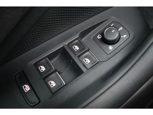 Volkswagen Passat Variant 1.5 eTSI R-Line Business | Achteruitrijcamera | Hill hold functie | Keyless entry ActivLease financial lease