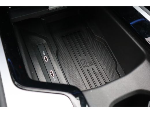 Volkswagen Passat Variant 1.5 eTSI R-Line Business | Achteruitrijcamera | Hill hold functie | Keyless entry ActivLease financial lease