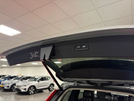 Volvo  XC90 T8 AWD Recharge Ultra Dark | Trekhaak | Head-Up Display | Harman Kardon | 455pk | Adaptieve Cruis... ActivLease financial lease