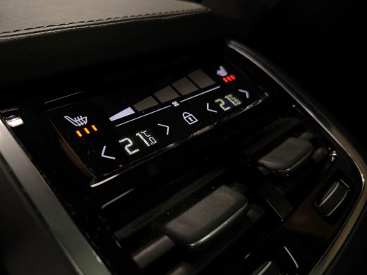 Volvo  XC90 T8 AWD Recharge Ultra Dark | Trekhaak | Head-Up Display | Harman Kardon | 455pk | Adaptieve Cruis... ActivLease financial lease