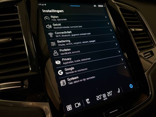 Volvo  XC90 T8 AWD Recharge Ultra Dark | Trekhaak | Head-Up Display | Harman Kardon | 455pk | Adaptieve Cruis... ActivLease financial lease