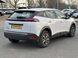 Peugeot e-2008 EV Active 54 kWh 54KWH! | Camera | All-Season banden | Navigatie | Carplay | Cruise | Climate | L...