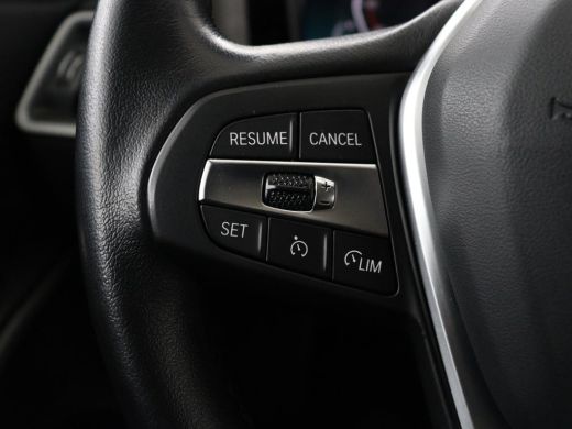 BMW 3 Serie 318i Business Edition | Trekhaak | Sportstoelen | Half leder | Adaptief LED | Carplay | Navigatie... ActivLease financial lease