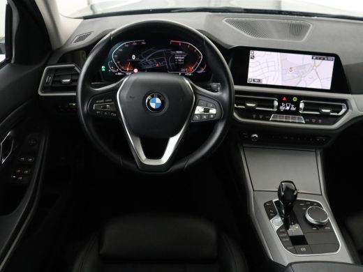 BMW 3 Serie 318i Business Edition | Trekhaak | Sportstoelen | Half leder | Adaptief LED | Carplay | Navigatie... ActivLease financial lease