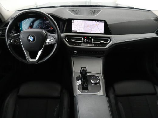 BMW 3 Serie 318i Business Edition | Trekhaak | Sportstoelen | Half leder | Adaptief LED | Carplay | Navigatie... ActivLease financial lease