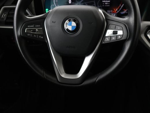BMW 3 Serie 318i Business Edition | Trekhaak | Sportstoelen | Half leder | Adaptief LED | Carplay | Navigatie... ActivLease financial lease