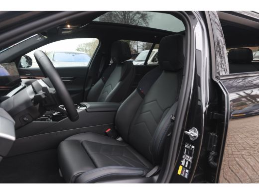 BMW 5 Serie Touring 530e M Sport Automaat / Panoramadak / Trekhaak / Stoelventilatie / M Sportonderstel / Com... ActivLease financial lease