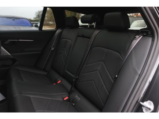 BMW 5 Serie Touring 530e M Sport Automaat / Panoramadak / Trekhaak / Stoelventilatie / M Sportonderstel / Com... ActivLease financial lease