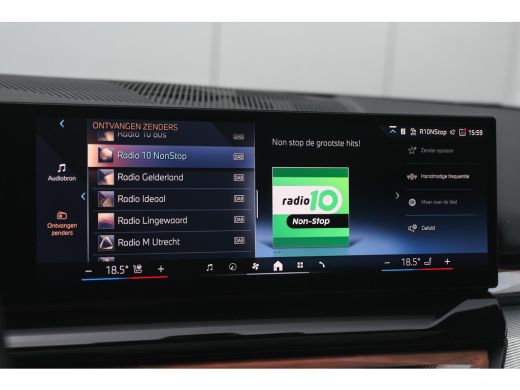 BMW 5 Serie Touring 530e M Sport Automaat / Panoramadak / Trekhaak / Stoelventilatie / M Sportonderstel / Com... ActivLease financial lease