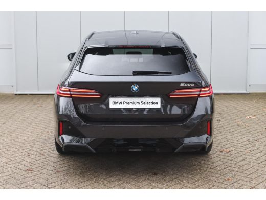 BMW 5 Serie Touring 530e M Sport Automaat / Panoramadak / Trekhaak / Stoelventilatie / M Sportonderstel / Com... ActivLease financial lease