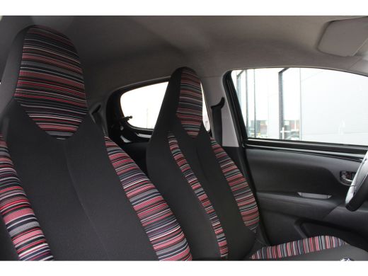 Citroën C1 1.0 VTi Shine | Navi by app | Camera | Climate control | Apple carplay | Lichtmetaal | 32.000km | ActivLease financial lease