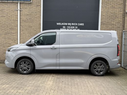 Ford E-Transit 320 L1H1 Limited 65 kWh/ 218 PK Direct leverbaar/stoel&stuur verwaming/B&O/ Camera ActivLease financial lease
