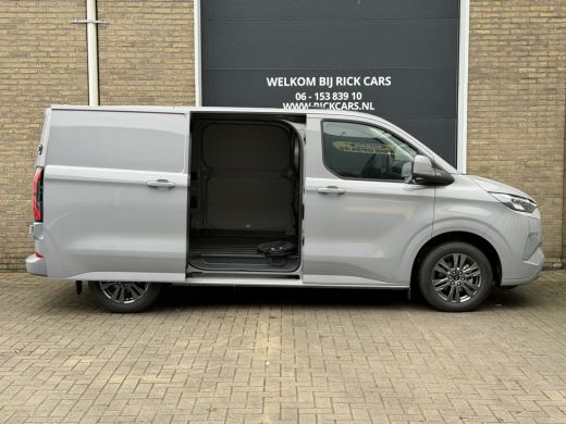 Ford E-Transit 320 L1H1 Limited 65 kWh/ 218 PK Direct leverbaar/stoel&stuur verwaming/B&O/ Camera ActivLease financial lease