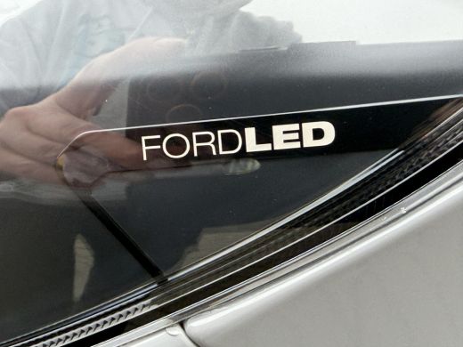 Ford E-Transit 320 L1H1 Limited 65 kWh/ 218 PK Direct leverbaar/stoel&stuur verwaming/B&O/ Camera ActivLease financial lease