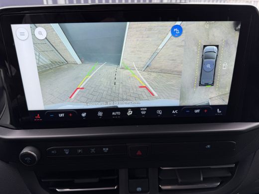 Ford E-Transit 320 L1H1 Limited 65 kWh/ 218 PK Direct leverbaar/stoel&stuur verwaming/B&O/ Camera ActivLease financial lease