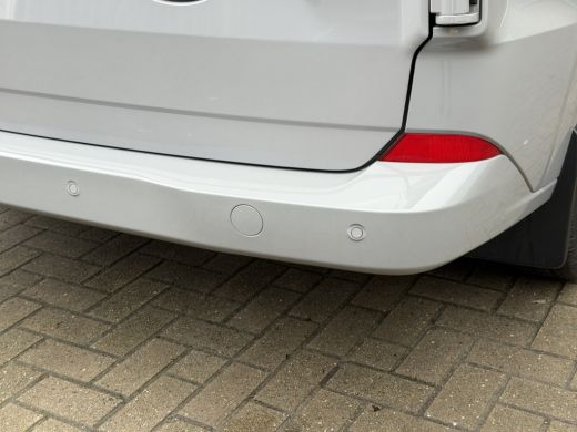 Ford E-Transit 320 L1H1 Limited 65 kWh/ 218 PK Direct leverbaar/stoel&stuur verwaming/B&O/ Camera ActivLease financial lease