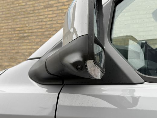 Ford E-Transit 320 L1H1 Limited 65 kWh/ 218 PK Direct leverbaar/stoel&stuur verwaming/B&O/ Camera ActivLease financial lease