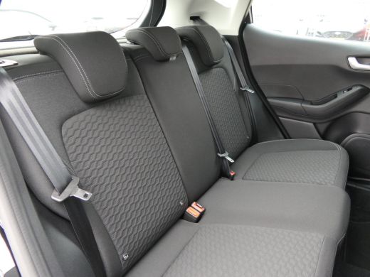 Ford Fiesta 1.0 EcoBoost 125pk Hybrid Titanium | Winter Pack | Keyless Entry | CarPlay/Android Auto | Parkeer... ActivLease financial lease