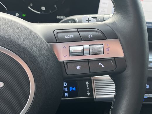 Hyundai Kona 1.6 GDI 141pk HEV Premium Sky | Premium audio | 360 camera | Schuif-kanteldak | Bestuurdersstoel ... ActivLease financial lease