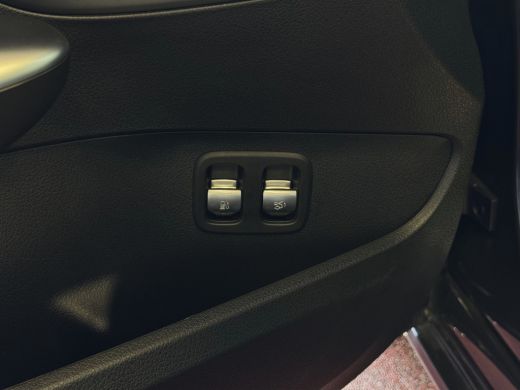 Mercedes-Benz C-Klasse 300e 313PK PHEV 12/2024 AVANTGARDE TREKHAAK HALF LEER CAMERA ELEK/STOEL/VERWARMD 12/2024 PHEV PLU... ActivLease financial lease