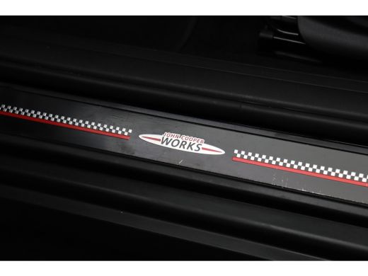 Mini Clubman Cooper S JCW Automaat / Panoramadak / Achteruitrijcamera / Sportonderstel / Stuurverwarming / Com... ActivLease financial lease