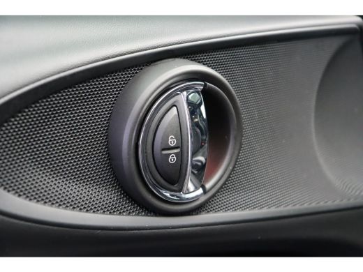 Mini Clubman Cooper S JCW Automaat / Panoramadak / Achteruitrijcamera / Sportonderstel / Stuurverwarming / Com... ActivLease financial lease
