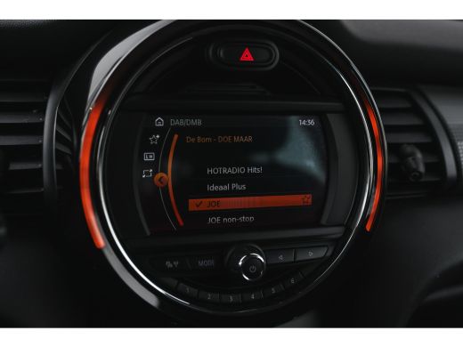 Mini Cooper Cooper Salt / LED / Airconditioning / Cruise Control / Navigatie ActivLease financial lease