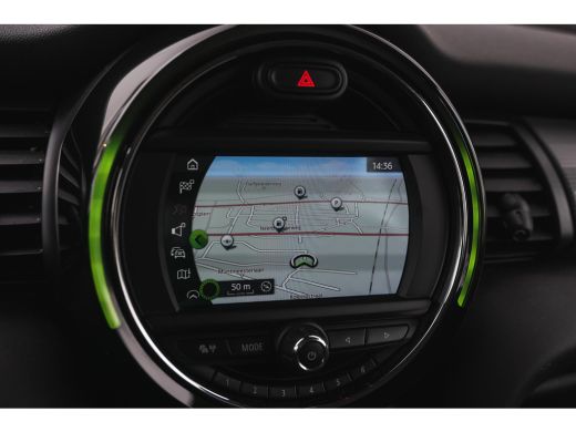 Mini Cooper Cooper Salt / LED / Airconditioning / Cruise Control / Navigatie ActivLease financial lease