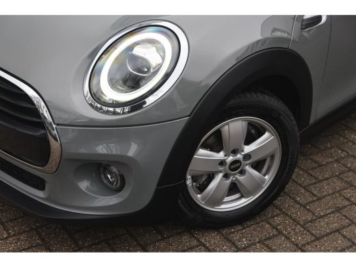 Mini Cooper Cooper Salt / LED / Airconditioning / Cruise Control / Navigatie ActivLease financial lease