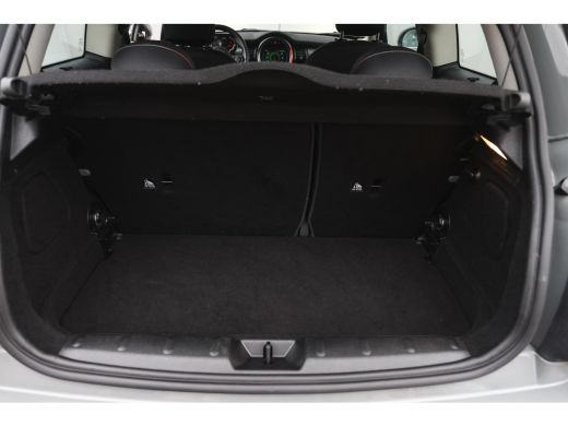 Mini Cooper Cooper Salt / LED / Airconditioning / Cruise Control / Navigatie ActivLease financial lease