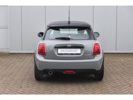 Mini Cooper Cooper Salt / LED / Airconditioning / Cruise Control / Navigatie ActivLease financial lease