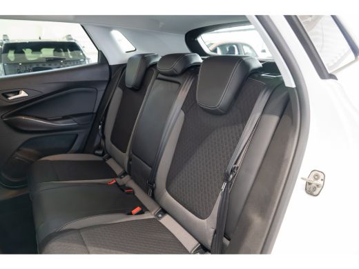 Opel Grandland X 1.2 Turbo Innovation | Trekhaak | Camera | Dodehoek bewaking | Navigatie | Apple Carplay & Androi... ActivLease financial lease