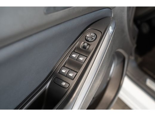 Opel Grandland X 1.2 Turbo Innovation | Trekhaak | Camera | Dodehoek bewaking | Navigatie | Apple Carplay & Androi... ActivLease financial lease