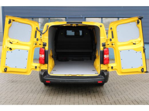 Opel Vivaro-e L3 50 kWh 0% RENTE | BETIMMERING LAADRUIMTE | 8 JAAR GARANTIE | CAMERA | DRAADLOOS CARPLAY ActivLease financial lease