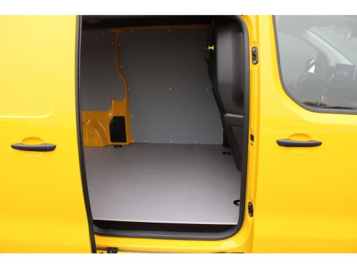 Opel Vivaro-e L3 50 kWh Airco | Betimmering Laadruimte | 8 Jaar Garantie | Camera | Apple Carplay | ActivLease financial lease