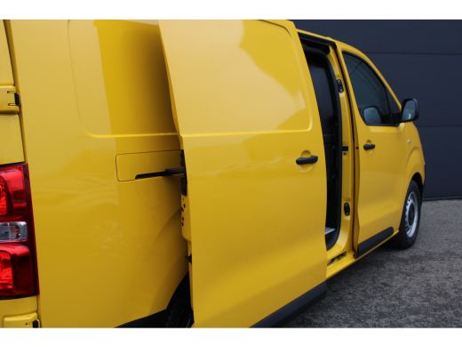 Opel Vivaro-e L3 75 kWh | Airco | Betimmering Laadruimte | 8 jaar garantie | Camera | Apple Carplay | ActivLease financial lease