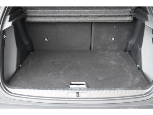 Peugeot 2008 1.2 PURETECH 130PK GT PACK AUTOMAAT / NAVI / LEDER / CLIMA / LED / PDC / 17" LMV / KEYLESS / ALCA... ActivLease financial lease