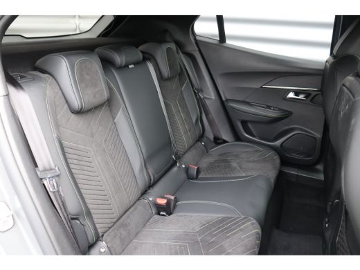 Peugeot 2008 1.2 PURETECH 130PK GT PACK AUTOMAAT / NAVI / LEDER / CLIMA / LED / PDC / 17" LMV / KEYLESS / ALCA... ActivLease financial lease