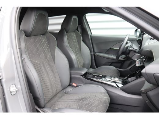 Peugeot 2008 1.2 PURETECH 130PK GT PACK AUTOMAAT / NAVI / LEDER / CLIMA / LED / PDC / 17" LMV / KEYLESS / ALCA... ActivLease financial lease