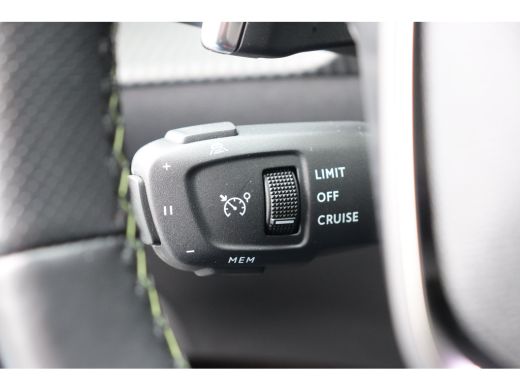 Peugeot 2008 1.2 PURETECH 130PK GT PACK AUTOMAAT / NAVI / LEDER / CLIMA / LED / PDC / 17" LMV / KEYLESS / ALCA... ActivLease financial lease