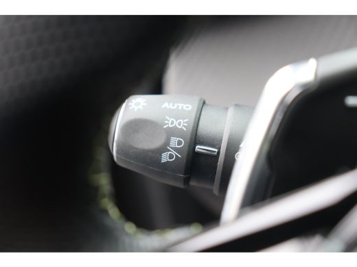 Peugeot 2008 1.2 PURETECH 130PK GT PACK AUTOMAAT / NAVI / LEDER / CLIMA / LED / PDC / 17" LMV / KEYLESS / ALCA... ActivLease financial lease