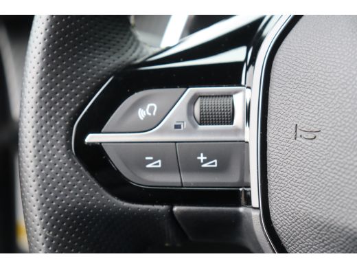 Peugeot 2008 1.2 PURETECH 130PK GT PACK AUTOMAAT / NAVI / LEDER / CLIMA / LED / PDC / 17" LMV / KEYLESS / ALCA... ActivLease financial lease