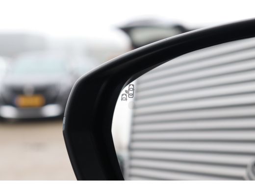 Peugeot 5008 1.2 PURETECH 130PK 7-ZITS GT PACK AUTOMAAT / NAVI / CLIMA / PDC / 19" LMV / CAMERA / KEYLESS / FU... ActivLease financial lease