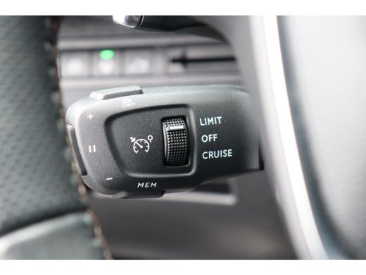 Peugeot 5008 1.2 PURETECH 130PK 7-ZITS GT PACK AUTOMAAT / NAVI / CLIMA / PDC / 19" LMV / CAMERA / KEYLESS / FU... ActivLease financial lease