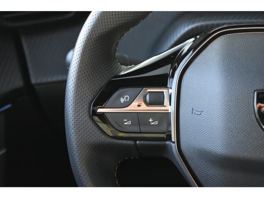 Peugeot e-208 EV GT 51 kWh 97%SOH! | Navigatie | Achteruitrijcamera | Apple Carplay | Android Auto | Climate Co... ActivLease financial lease